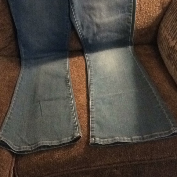 FINAL SALE PRICE A.N.A. 10P High Rise Flare Leg Jeans - Picture 5 of 5